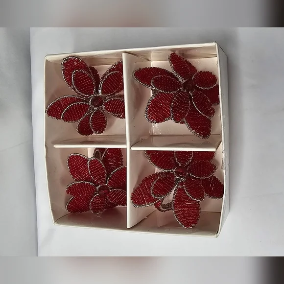 Beautiful Beaded Poinsettia Napkin Rings Holidays Festive - Picture 6 of 6